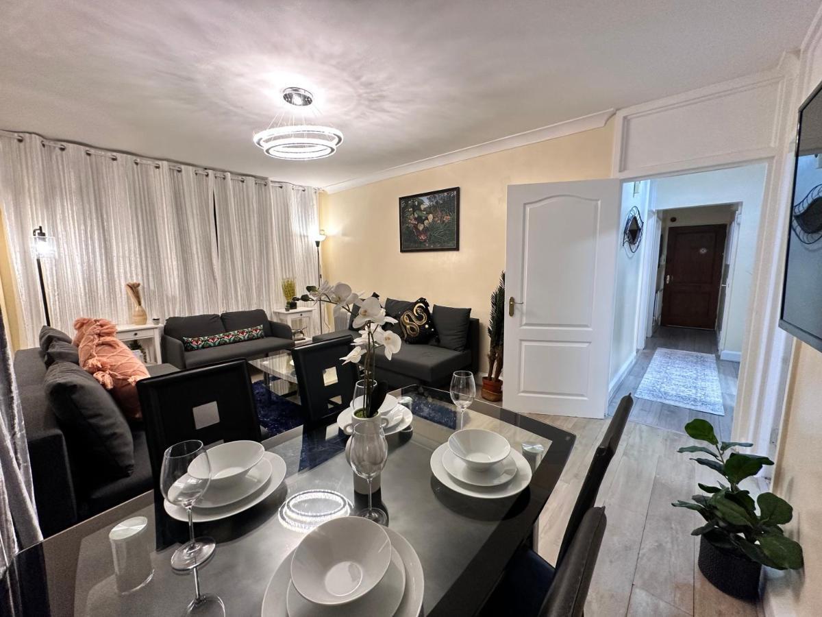 Posh 2-Bedroom, Living Room, Kitchen & 1.5 Bathroom London Bagian luar foto