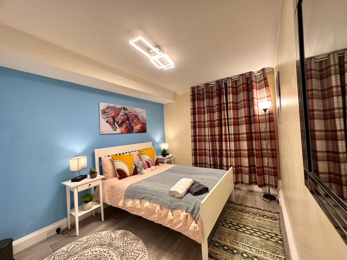Posh 2-Bedroom, Living Room, Kitchen & 1.5 Bathroom London Bagian luar foto